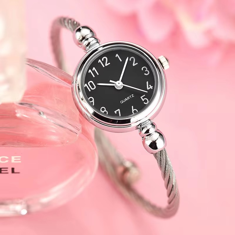 Female Bracelet Retro Wristwatch