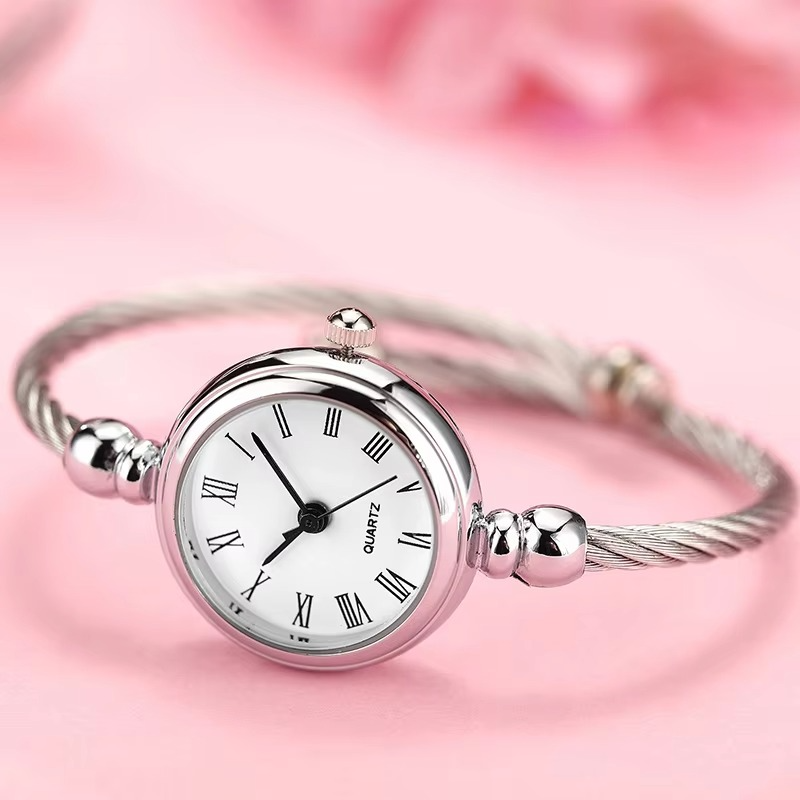 Female Bracelet Retro Wristwatch