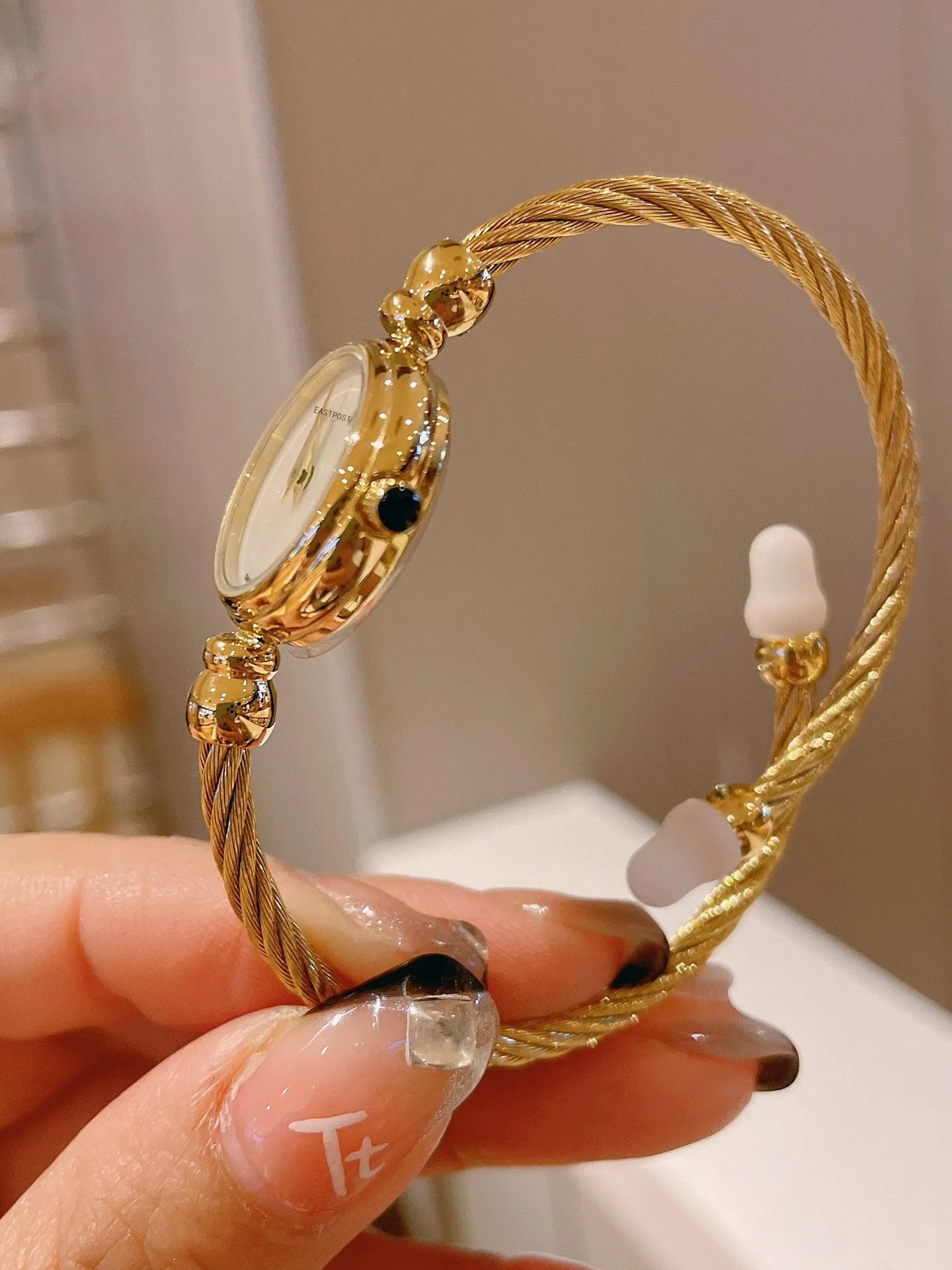 Female Bracelet Retro Wristwatch